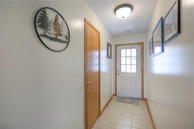 Welcome to Morningview 55+ in Raymore! This charming 2 bed, 2