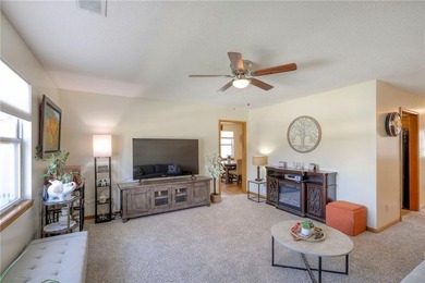 Welcome to Morningview 55+ in Raymore! This charming 2 bed, 2