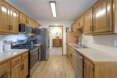 Welcome to Morningview 55+ in Raymore! This charming 2 bed, 2