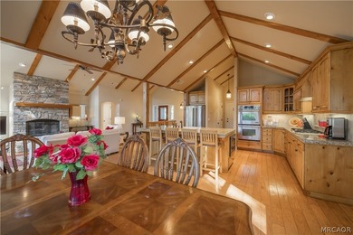 Beautifully maintained and thoughtfully designed, this spacious - photo 11