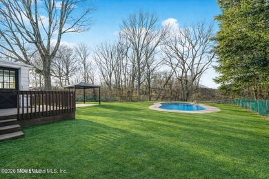 Welcome to this ranch-style home located on a quiet No-Outlet - photo 3