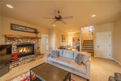 Beautifully maintained and thoughtfully designed, this spacious - photo 21