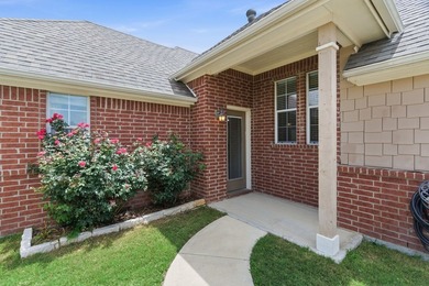 Situated on over an acre, this stunning 4 bedroom, 2.5 bath home - photo 4
