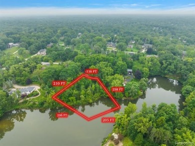 (private lake, pond, creek) Lot Active Under Contract in Bloomfield Michigan