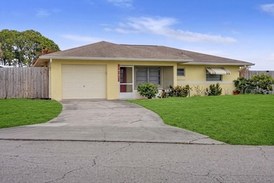 Welcome to this charming Port St. Lucie retreat! Offering rare - photo 4