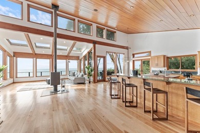 This luxurious oceanfront retreat located a few doors north of - photo 13