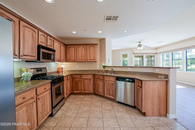Luxury condo with golf course views in the gated Hassayampa