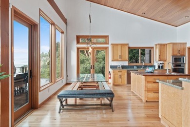 This luxurious oceanfront retreat located a few doors north of - photo 18
