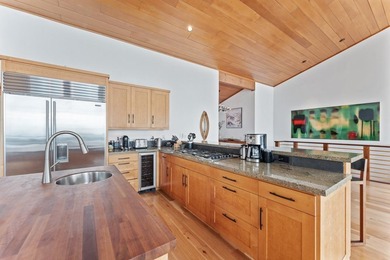 This luxurious oceanfront retreat located a few doors north of - photo 19