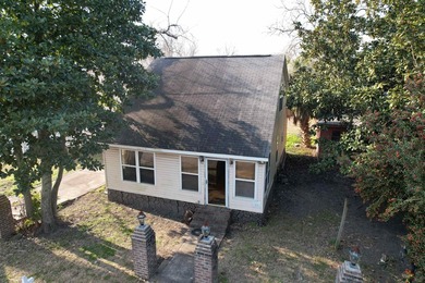 Welcome home to 604 Henry Street, a charming 3-bedroom, 2-bath - photo 1