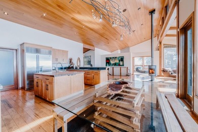 This luxurious oceanfront retreat located a few doors north of - photo 21