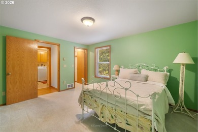 Sweet, bright and light beach cabin with wall of windows facing - photo 21