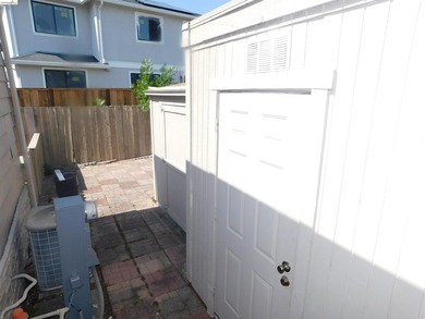 Discover this beautifully updated and hard-to-find 3-bedroom - photo 23