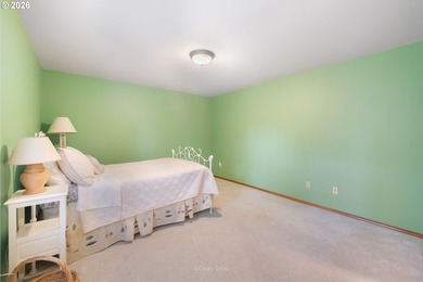 Sweet, bright and light beach cabin with wall of windows facing - photo 23