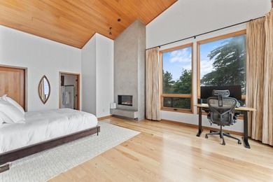 This luxurious oceanfront retreat located a few doors north of - photo 24