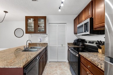 Tucked into the walkable Pineapple Walk community, this 3-bed - photo 25