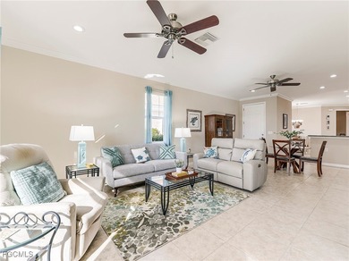 This stunning WCI-built Areca model offers an extended great