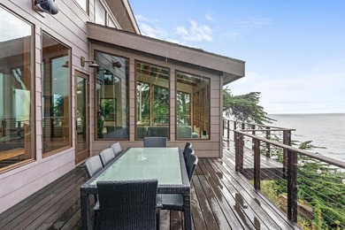 This luxurious oceanfront retreat located a few doors north of - photo 40