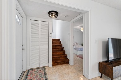 Tucked into the walkable Pineapple Walk community, this 3-bed - photo 44