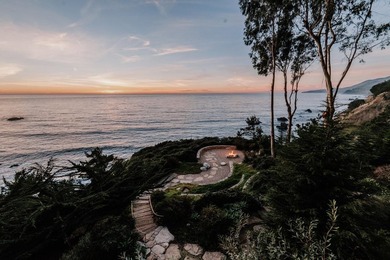 This luxurious oceanfront retreat located a few doors north of - photo 47