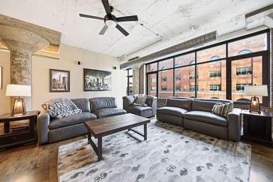 Downtown living at its finest!! Grab this chance to get into a