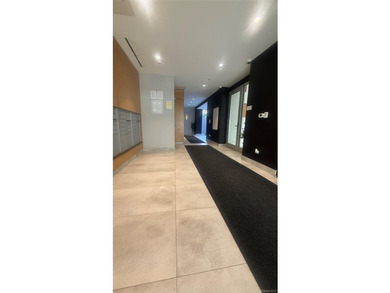 Beautifully maintained large 1 bedroom, 1 bath gourmet kitchen - photo 3