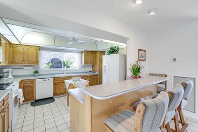 ***ONE OF THE BEST DEALS ON MARCO ISLAND*** This charming and - photo 13