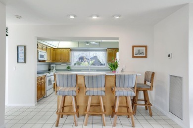 ***ONE OF THE BEST DEALS ON MARCO ISLAND*** This charming and - photo 14