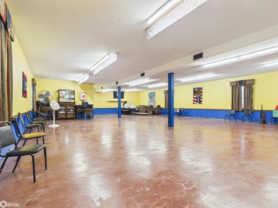 Excellent opportunity to own a versatile commercial property - photo 14
