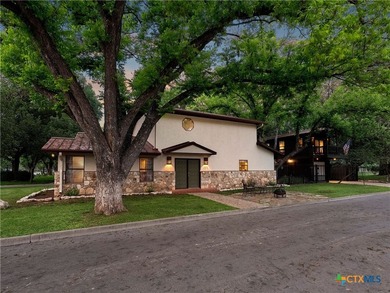 Positioned on prestigious Edgewater Drive in Landa Park Estates - photo 15