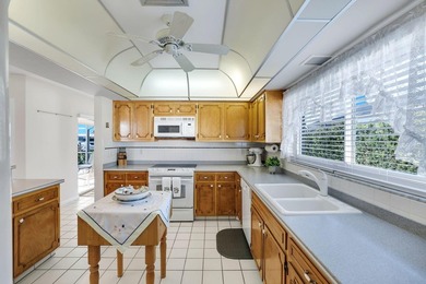 ***ONE OF THE BEST DEALS ON MARCO ISLAND*** This charming and - photo 16