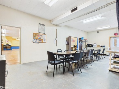 Excellent opportunity to own a versatile commercial property - photo 17