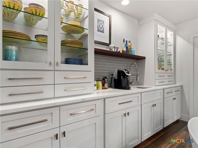 Positioned on prestigious Edgewater Drive in Landa Park Estates - photo 19