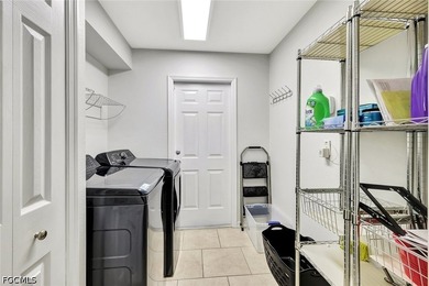 Welcome to paradise! Waterfront pool home with 4 bedrooms and 2 - photo 21