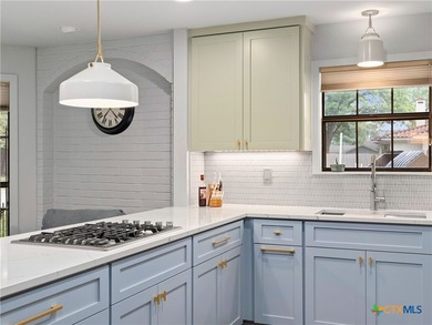 Positioned on prestigious Edgewater Drive in Landa Park Estates - photo 21