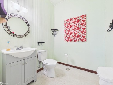 Excellent opportunity to own a versatile commercial property - photo 22