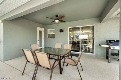 Welcome to paradise! Waterfront pool home with 4 bedrooms and 2 - photo 23