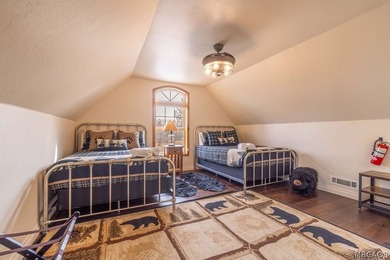 Welcome to this beautiful 4-bedroom, 3-bath mountain retreat - photo 25