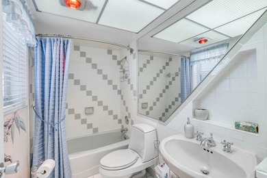 ***ONE OF THE BEST DEALS ON MARCO ISLAND*** This charming and - photo 25