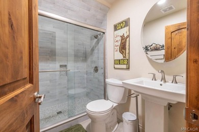 Welcome to this beautiful 4-bedroom, 3-bath mountain retreat - photo 26