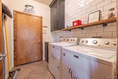 Welcome to this beautiful 4-bedroom, 3-bath mountain retreat - photo 31