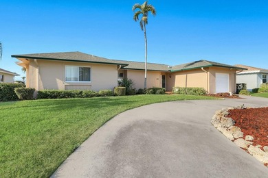 ***ONE OF THE BEST DEALS ON MARCO ISLAND*** This charming and - photo 34