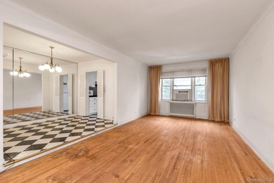 The Greenbriar - Spacious 3-Bedroom with Terrace in the Heart of - photo 4