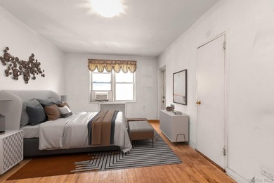 The Greenbriar - Spacious 3-Bedroom with Terrace in the Heart of - photo 9