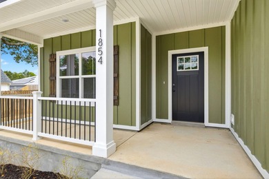 This semi-custom home offers a spacious living with 4 bedrooms - photo 3