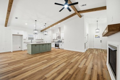 This semi-custom home offers a spacious living with 4 bedrooms - photo 10