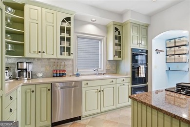 Enjoy refined mountain living with expansive, uninterrupted - photo 18