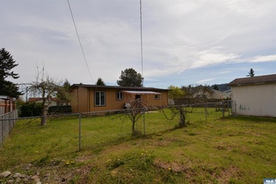 Cute and full of character, this cozy 3-bedroom, 1-bath in town - photo 32