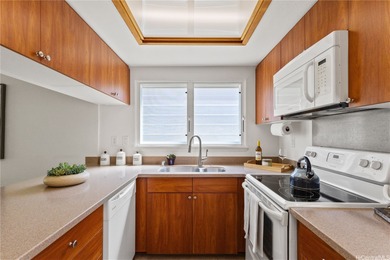 Corner-end waterfront townhome in the sought-after Gateway - photo 4