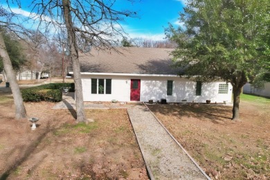 2/2/1 Home in Yantis with views of Lake Fork - photo 2